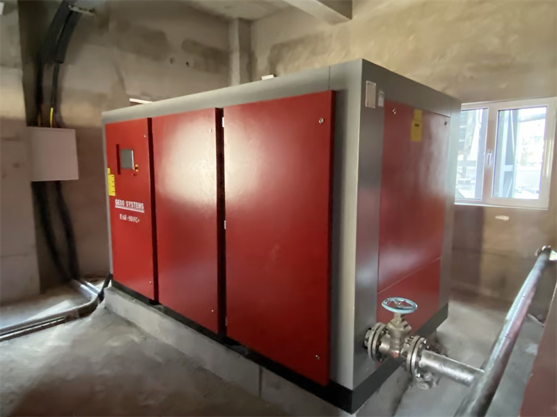 Oro kompresoriaus sistemos atnaujinimo modelis tikslių prietaisų pramonėje: britų „Geso BAE-90FC+“ pirmos klasės energijos efektyvumo praktika